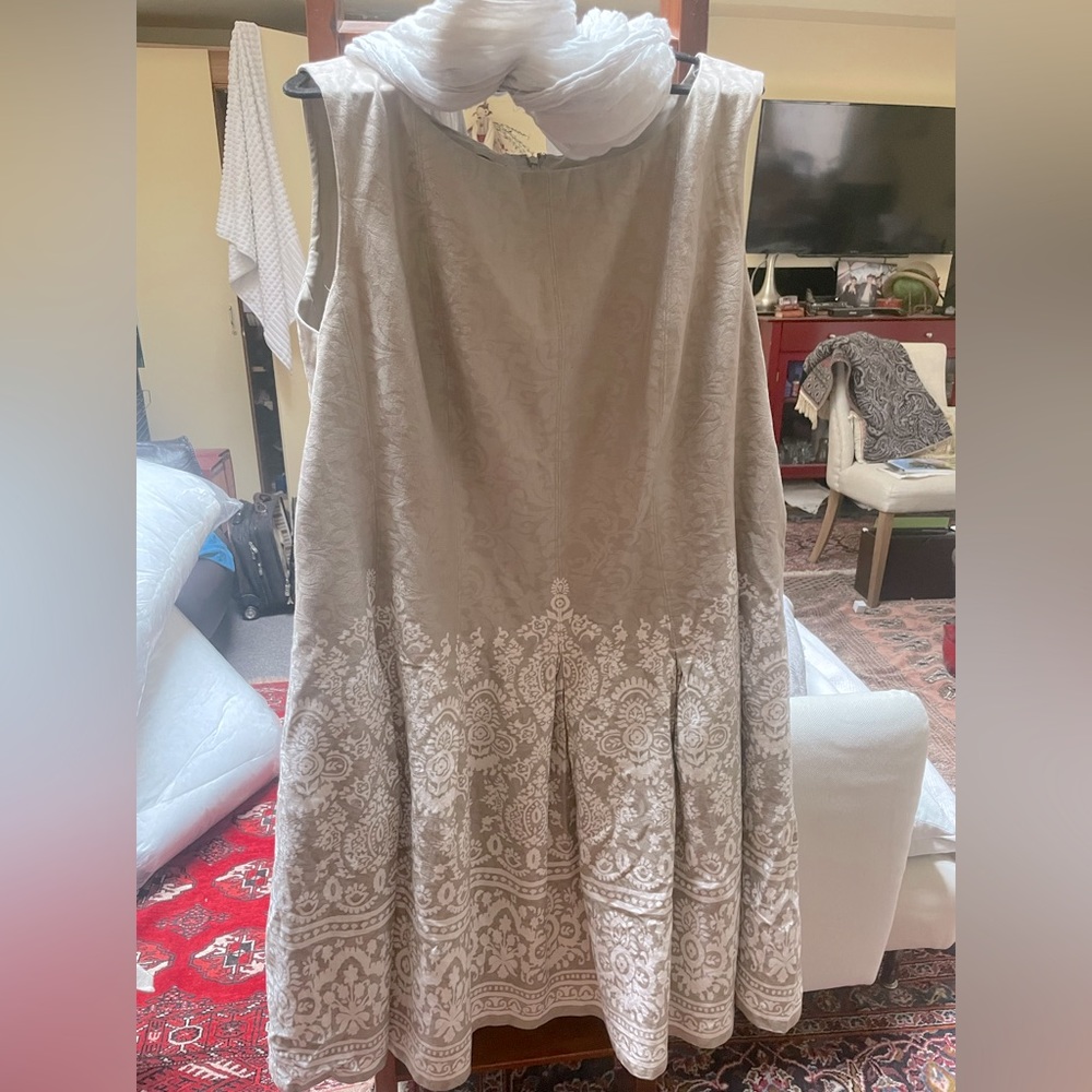 MIDI sleeveless occasional dress